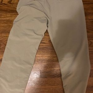 Mens 36 waist lightweight UA Golf pant.   .